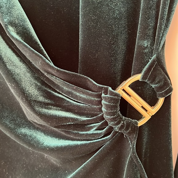 DKNY emerald green velvet cocktail dress with gold detail, size 6 - Picture 2 of 5
